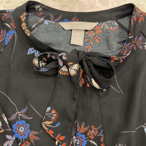 H&M Black Blue Floral Shift Dress High Neck Tie Bell Sleeves Size 8 - Picture 10 of 12